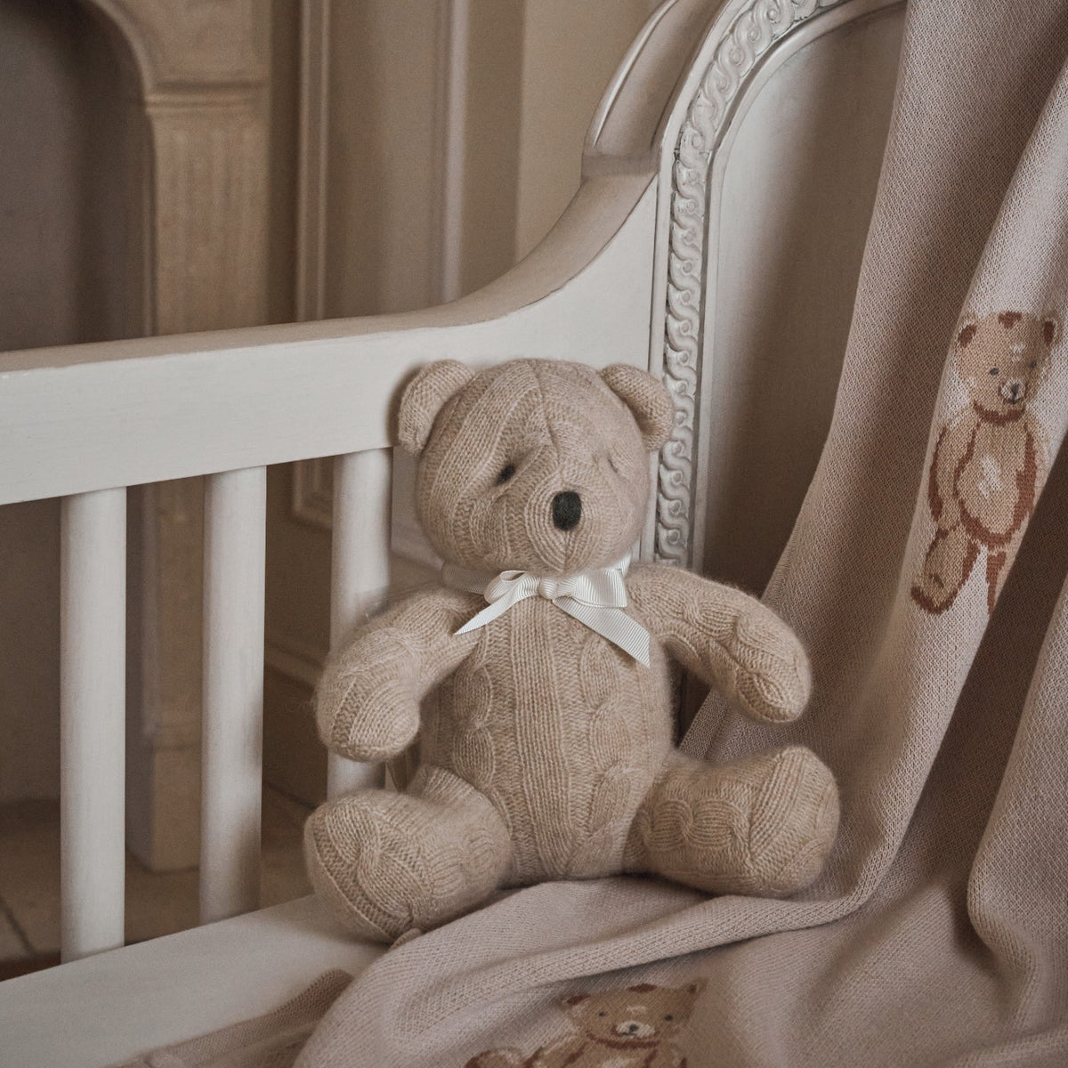Camel 100% Cashmere Cable Bear view 2